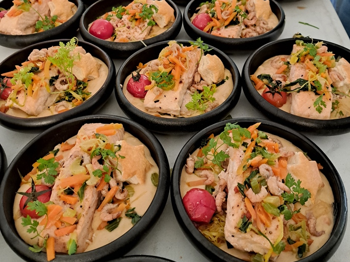 Gebakken zalm met julienne van groentjes