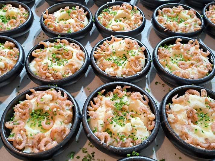 Karnemelkstampers met garnalen Hoofdgerecht