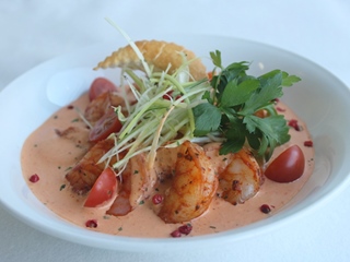 Scampi's in een pittig sausje met verse groentjes