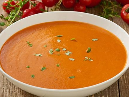 Romig soepje van verse tomaat